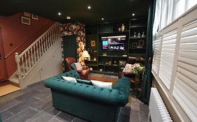 Samuels' A Duplex Apartment By Spires Accommodation In Lichfield City Centre